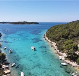 6 Bedroom Beachfront Villa with Heated Pool near Vela Luka on Korcula Island, Sleep 12